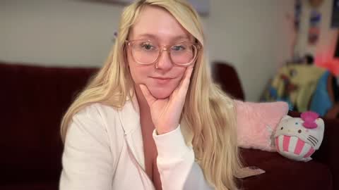 vanillapuddingpie online show from February 5, 2025, 2:51 am