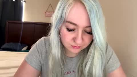 vanillapuddingpie online show from February 9, 2026, 8:02 pm