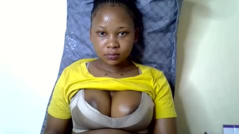 vanillavenus online show from October 8, 2025, 11:24 pm