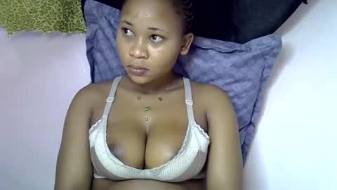 vanillavenus online show from November 22, 2025, 4:55 am