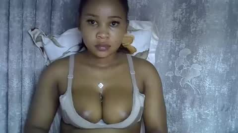 vanillavenus online show from April 17, 2026, 11:52 pm