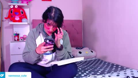 Vanesa online show from November 25, 2025, 11:38 pm