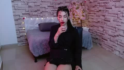 Snapshot of vanse_lust chatting on December 3, 2024, 9:23 pm Karuna online show from December 3, 2024, 9:23 pm