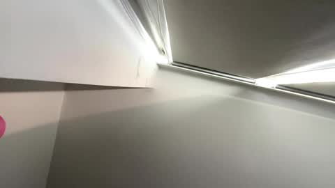 Mia online show from April 2, 2026, 1:20 pm