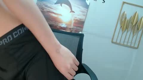 vanxxx2005 online show from December 11, 2024, 7:14 pm