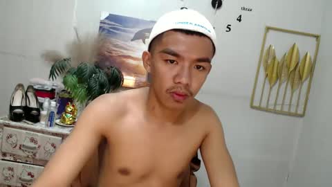 vanxxx2005 online show from February 15, 2025, 3:06 pm