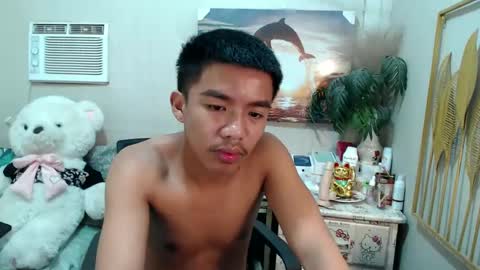 vanxxx2005 online show from March 3, 2025, 7:49 pm