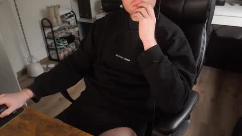 Vaslo online show from December 17, 2025, 1:06 pm