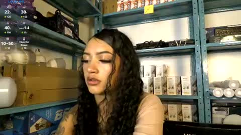 Snapshot of vaythiare_stone chatting on June 10, 2026, 7:35 pm Vaythiare online show from June 10, 2026, 7:35 pm