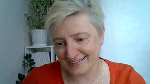 Snapshot of vea_motty chatting on April 28, 2026, 10:20 am vea_motty online show from April 28, 2026, 10:20 am