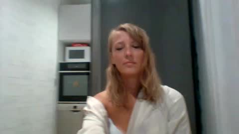 Veessa online show from June 27, 2026, 6:24 pm