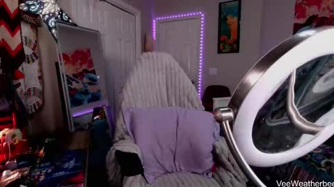 Violet Weatherbee online show from November 7, 2025, 2:00 am