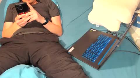 Snapshot of veganbadass6969 chatting on December 29, 2024, 10:03 pm D online show from December 29, 2024, 10:03 pm