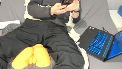 Snapshot of veganbadass6969 chatting on February 3, 2025, 7:00 pm D online show from February 3, 2025, 7:00 pm