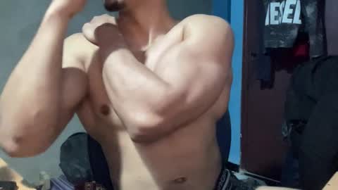 Snapshot of veilofstrength11 chatting on November 13, 2025, 11:03 pm veilofstrength11 online show from November 13, 2025, 11:03 pm