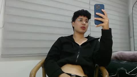 Snapshot of velascosexyboy chatting on January 30, 2025, 5:09 am velascosexyboy online show from January 30, 2025, 5:09 am