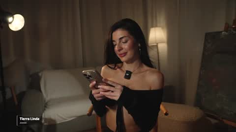Snapshot of velavelle chatting on July 15, 2026, 8:36 pm Try to unlock online show from July 15, 2026, 8:36 pm
