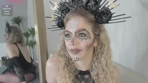 Velora online show from October 31, 2025, 4:02 am