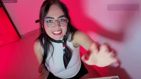 VELOURNYX online show from April 28, 2026, 4:28 am