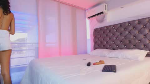 Barbie luna  online show from March 4, 2026, 7:20 pm