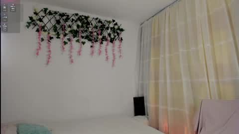 velvet_00 online show from May 31, 2026, 3:58 am
