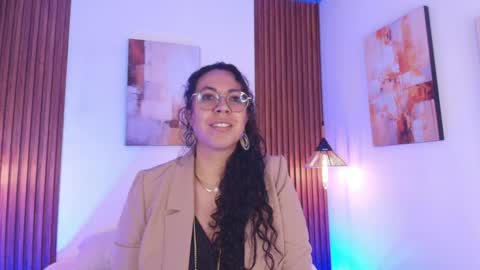 Emma Curly online show from May 11, 2026, 12:22 pm