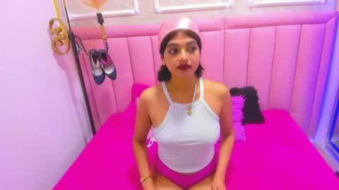velvet_giirll online show from July 1, 2026, 2:07 pm