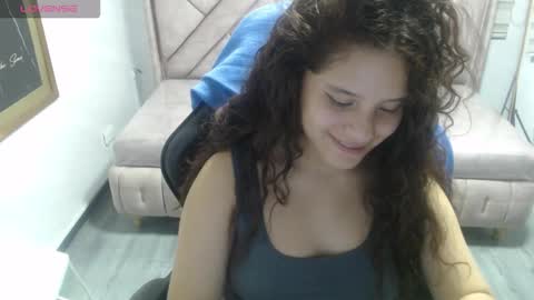 velvet_moon_v online show from February 12, 2026, 7:53 pm