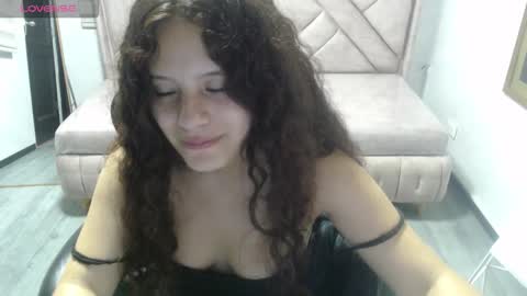 velvet_moon_v online show from February 23, 2026, 7:44 pm