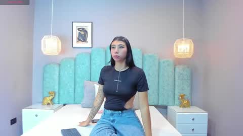 Snapshot of velvet_scarlet chatting on April 9, 2026, 2:33 am velvet_scarlet online show from April 9, 2026, 2:33 am