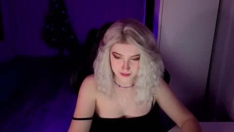 Violet online show from January 18, 2026, 1:26 pm