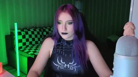 Snapshot of velvet_siren chatting on July 14, 2026, 9:36 am Violet online show from July 14, 2026, 9:36 am