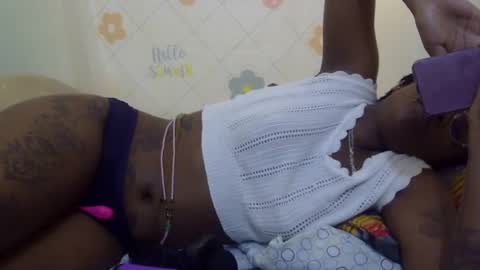 Snapshot of velvet_temptress chatting on December 13, 2024, 5:27 am velvet online show from December 13, 2024, 5:27 am