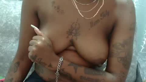 Snapshot of velvet_temptress chatting on March 12, 2025, 7:38 pm velvet online show from March 12, 2025, 7:38 pm