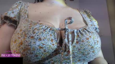 Snapshot of velvetcrystal chatting on March 24, 2026, 12:37 am Crystal PVT OPEN online show from March 24, 2026, 12:37 am