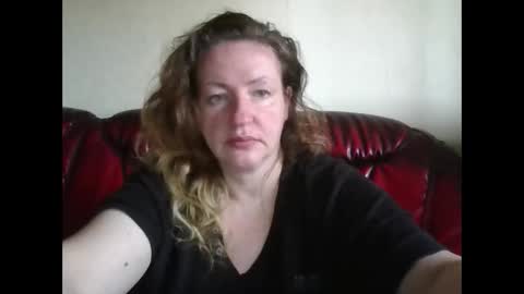 velvetdiamond online show from June 8, 2026, 9:42 am