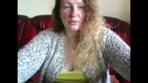 velvetdiamond online show from June 9, 2026, 2:50 pm