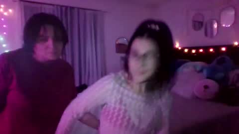 Snapshot of velvetkitten19 chatting on February 13, 2026, 2:51 am Kitty online show from February 13, 2026, 2:51 am