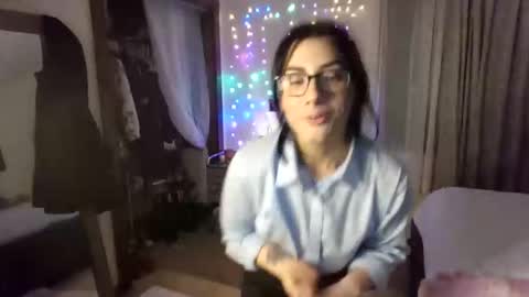 Snapshot of velvetkitten19 chatting on February 20, 2026, 12:07 am Kitty online show from February 20, 2026, 12:07 am