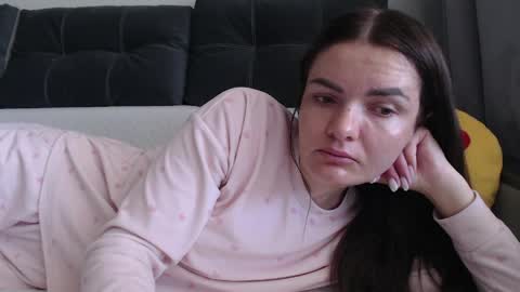 velvetmoon123 online show from May 5, 2026, 7:16 am