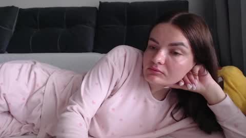 velvetmoon123 online show from May 8, 2026, 7:46 am