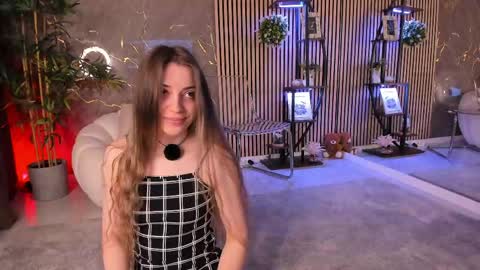 Velvet online show from April 23, 2026, 3:19 am