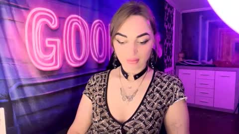 Snapshot of velvettouch4444 chatting on February 19, 2026, 7:10 pm MERYEM online show from February 19, 2026, 7:10 pm