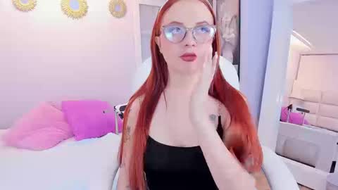 Snapshot of velvetxxvice chatting on September 8, 2025, 9:58 pm Yvonne online show from September 8, 2025, 9:58 pm