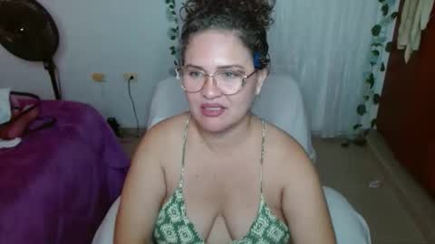 Snapshot of venecasexy44 chatting on April 25, 2026, 1:41 pm venecasexy44 online show from April 25, 2026, 1:41 pm