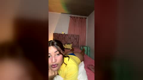 Snapshot of venezolana_sexyy chatting on July 10, 2026, 5:23 am venezolana_sexyy online show from July 10, 2026, 5:23 am