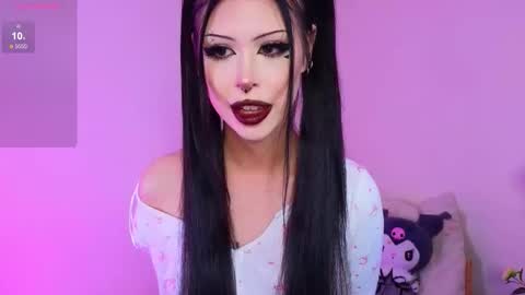 Vivian online show from September 27, 2025, 3:33 am