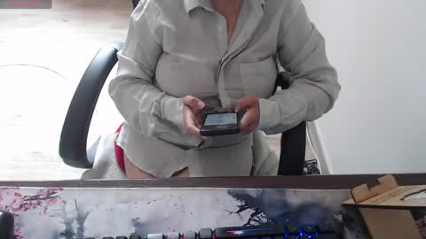 venus496613 online show from May 12, 2026, 8:39 pm
