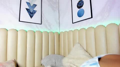 Snapshot of venus__miller chatting on October 11, 2025, 12:15 pm venus__miller online show from October 11, 2025, 12:15 pm