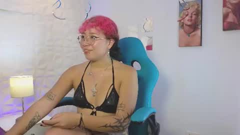 Snapshot of venus_midnight chatting on July 15, 2026, 9:09 pm VENNUS online show from July 15, 2026, 9:09 pm